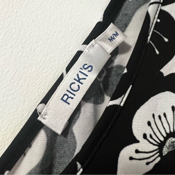 Ricki’s Open Back Tank Black and White - Picture 3 of 5